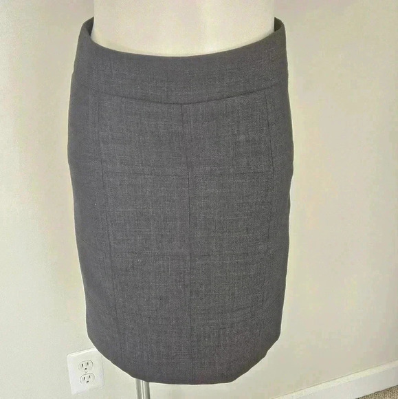 Women's Tory Burch Wool Blend Grey Knee Length Skirt  Paneled EUC Stretch - Picture 1 of 11